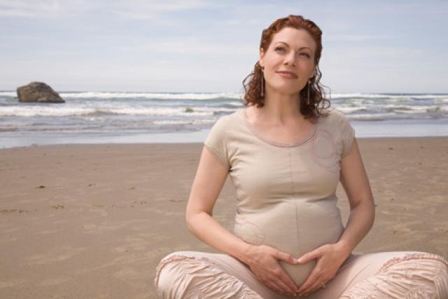 Воздушная йога на последнем месяце беременности