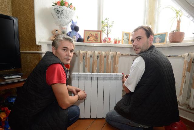 Воркутинские сантехники ждут оценки своих добрых дел – Кому помогают сантехники и за чей счет