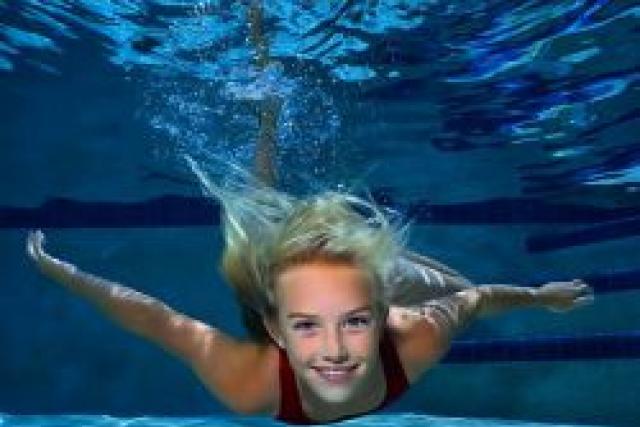Как правильно научить ребенка плавать: методы для всех возрастов Быстро научится плавать 11 лет